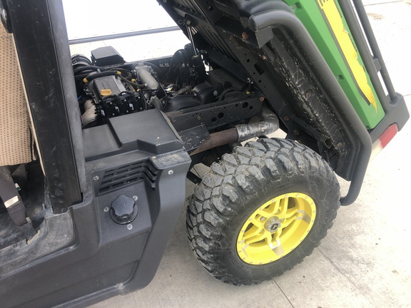 2019 John Deere XUV 835R ATV