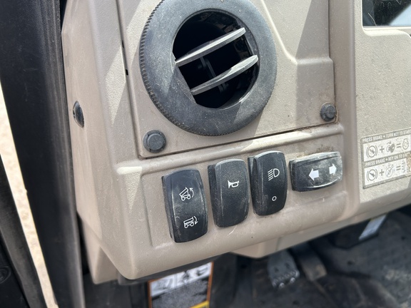 2024 John Deere XUV 835R ATV