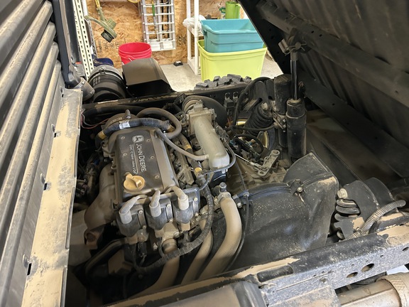 2018 John Deere XUV 835R ATV