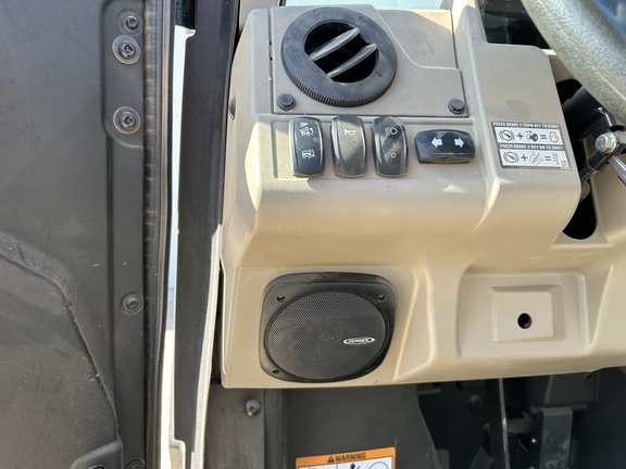 2023 John Deere XUV 835R ATV