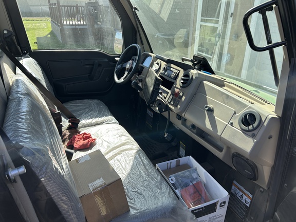 2023 John Deere XUV 835R ATV