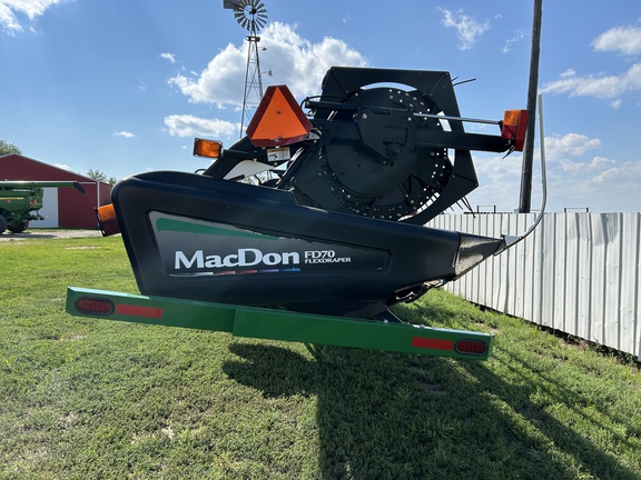 2011 MacDon FD70-40 Header Combine