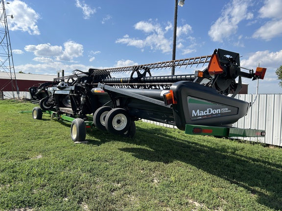 2011 MacDon FD70-40 Header Combine