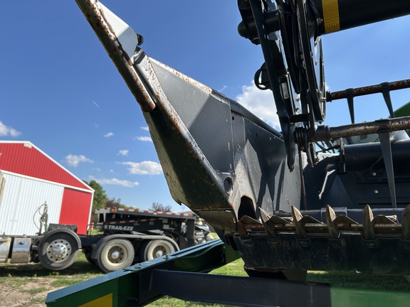 2011 MacDon FD70-40 Header Combine