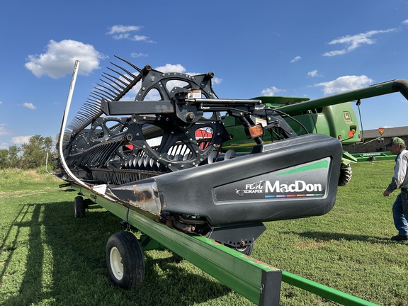 2011 MacDon FD70-40 Header Combine