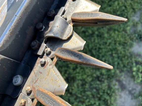 2011 MacDon FD70-40 Header Combine