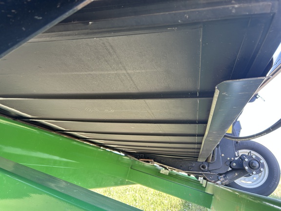 2011 MacDon FD70-40 Header Combine