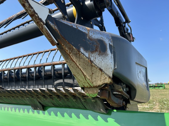 2011 MacDon FD70-40 Header Combine