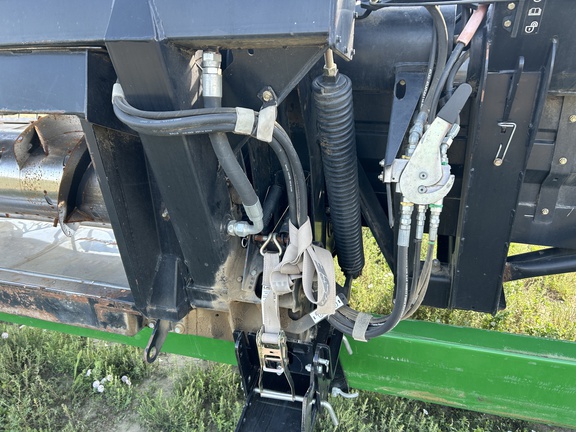 2011 MacDon FD70-40 Header Combine