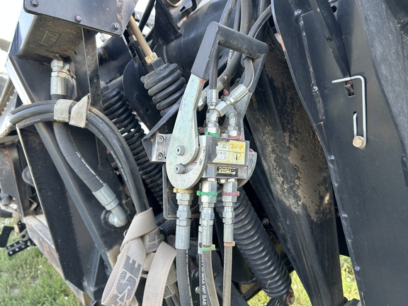 2011 MacDon FD70-40 Header Combine