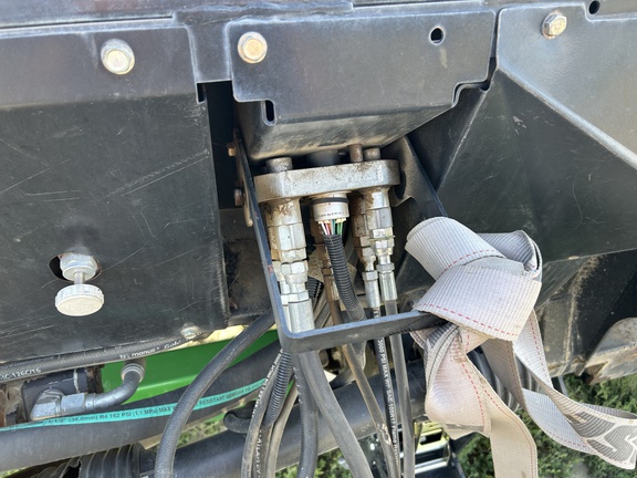 2011 MacDon FD70-40 Header Combine