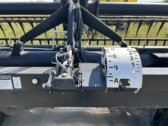 2011 MacDon FD70-40 Header Combine