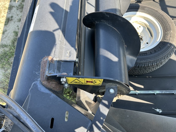 2011 MacDon FD70-40 Header Combine