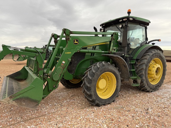 2014 John Deere 7210R Tractor