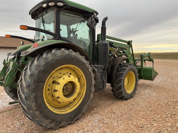 2014 John Deere 7210R Tractor