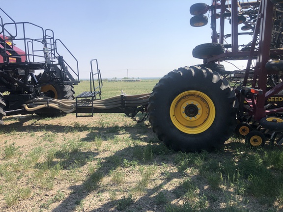 2018 Seed Hawk 8412 Air Seeder