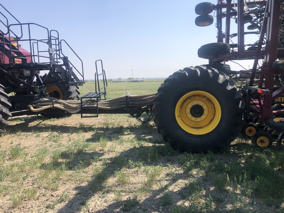 2018 Seed Hawk 8412 Air Seeder