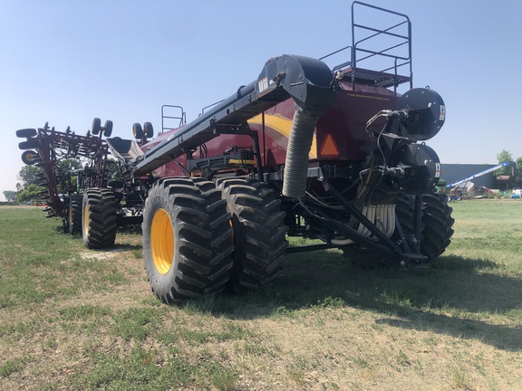 2018 Seed Hawk 8412 Air Seeder
