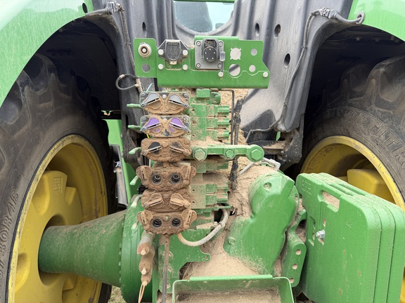 2017 John Deere 9520R Tractor 4WD