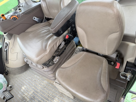 2017 John Deere 9520R Tractor 4WD