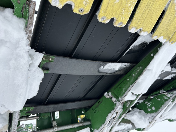 2022 John Deere RD40F Header Combine