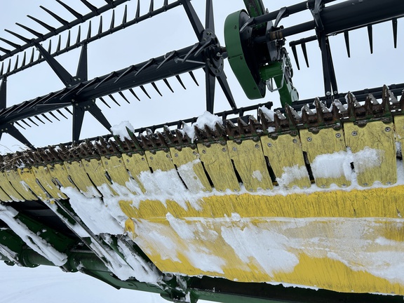 2022 John Deere RD40F Header Combine