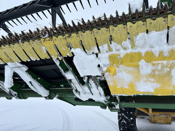 2022 John Deere RD40F Header Combine