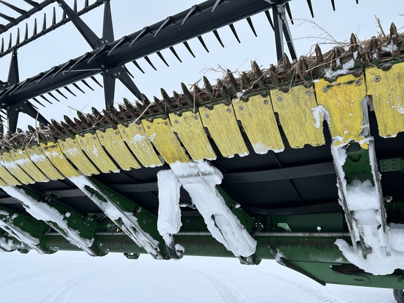 2022 John Deere RD40F Header Combine