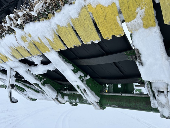 2022 John Deere RD40F Header Combine