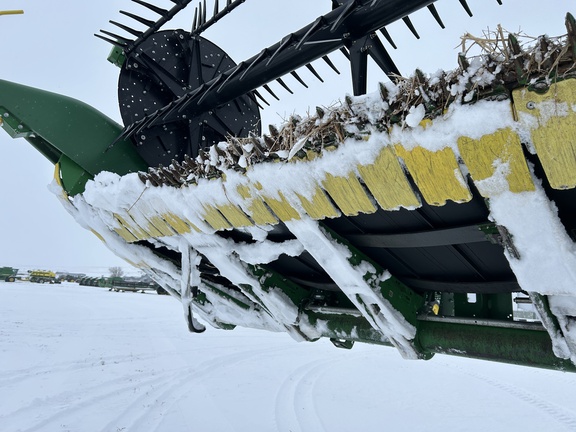2022 John Deere RD40F Header Combine