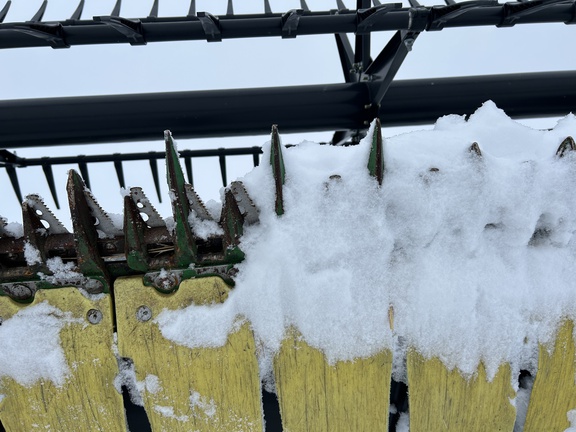 2022 John Deere RD40F Header Combine