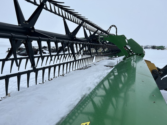 2022 John Deere RD40F Header Combine