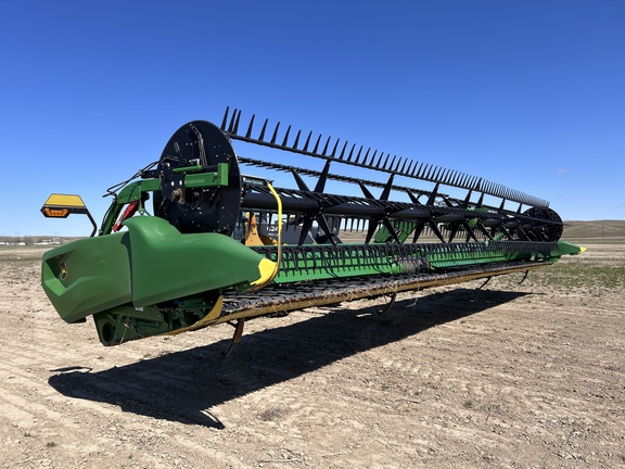 2022 John Deere RD40F Header Combine