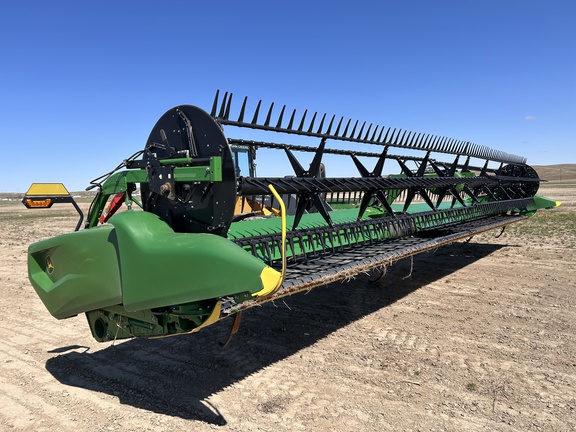 2022 John Deere RD40F Header Combine