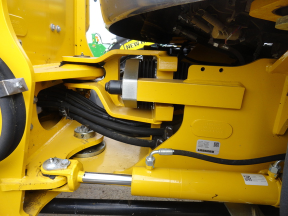 2021 John Deere 324L Compact Utility Loader