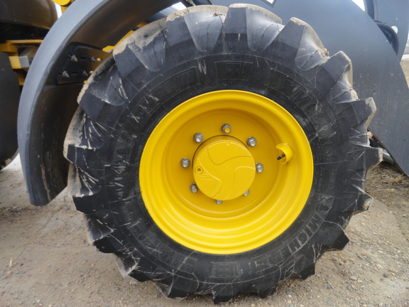 2021 John Deere 324L Compact Utility Loader