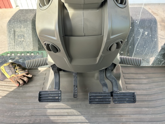 2021 John Deere 8RX 410 Tractor Rubber Track