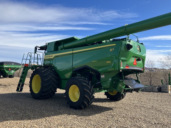 2025 John Deere S7 700 Combine