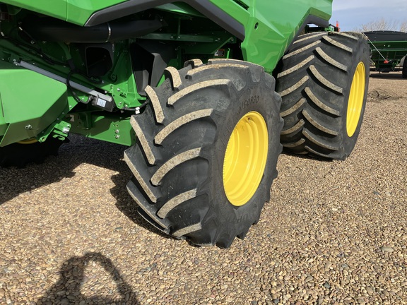 2025 John Deere S7 700 Combine