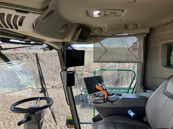 2025 John Deere S7 700 Combine