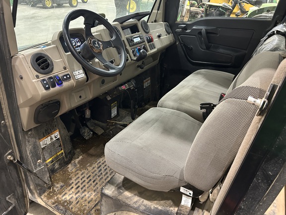 2023 John Deere XUV 835R ATV