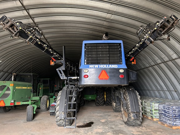 2013 New Holland SP.240F Sprayer/High Clearance