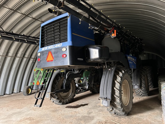 2013 New Holland SP.240F Sprayer/High Clearance