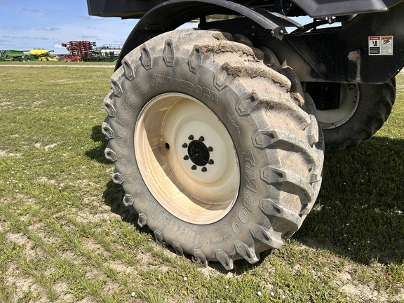2013 New Holland SP.240F Sprayer/High Clearance