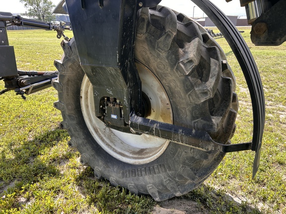 2013 New Holland SP.240F Sprayer/High Clearance