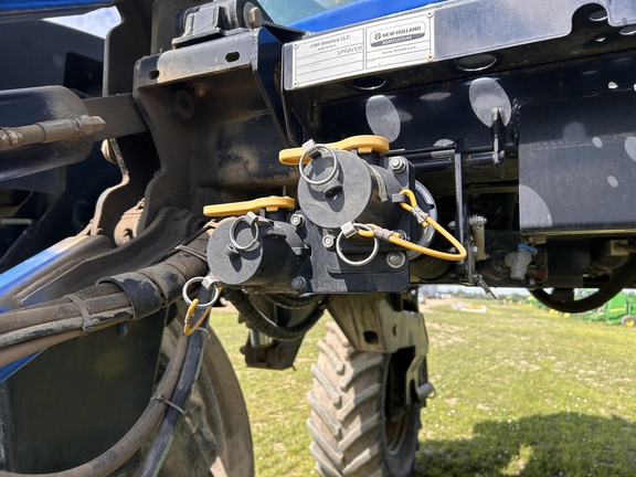 2013 New Holland SP.240F Sprayer/High Clearance