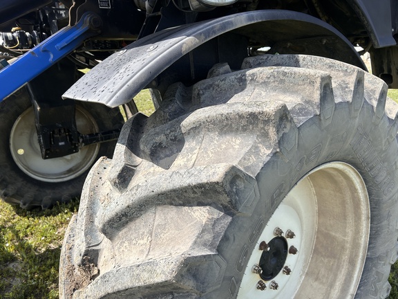 2013 New Holland SP.240F Sprayer/High Clearance