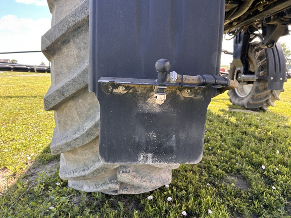 2013 New Holland SP.240F Sprayer/High Clearance