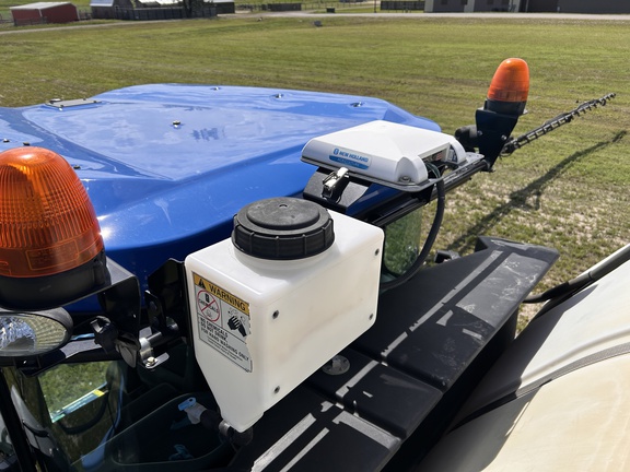 2013 New Holland SP.240F Sprayer/High Clearance