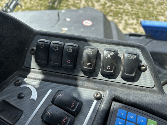 2013 New Holland SP.240F Sprayer/High Clearance